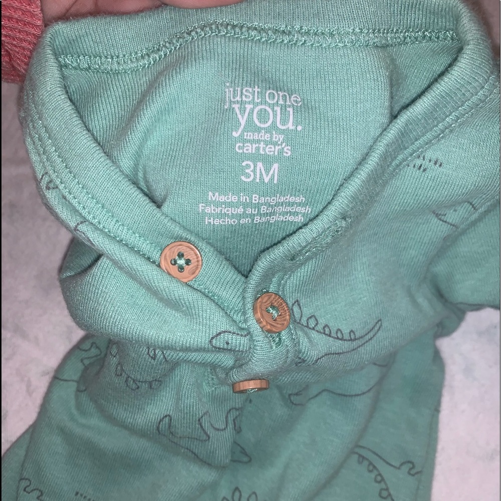 Dinosaur bodysuit size 3 month - Picture 2 of 2